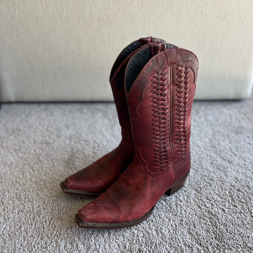 Shyanne Red Leather Laced Snip Toe Women’s Western Boots Size 9. Worn twice.